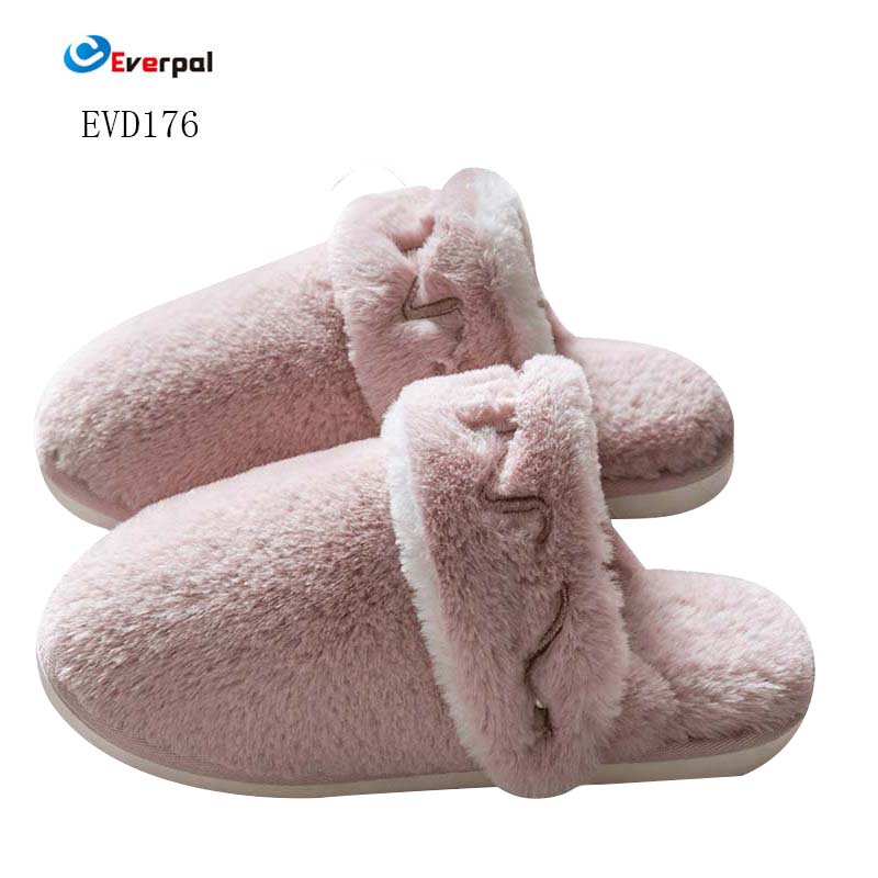 ວັດສະດຸໃດທີ່ດີສໍາລັບ plush ເກີບແຕະໃນລົ່ມ?