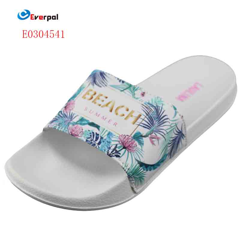 ເກີບ Slides floral ສໍາລັບແມ່ຍິງສາມາດເພີ່ມຄວາມສະດວກສະບາຍແລະຮູບແບບໃຫ້ກັບຄົນອັບເດດ: ປະຈໍາວັນ